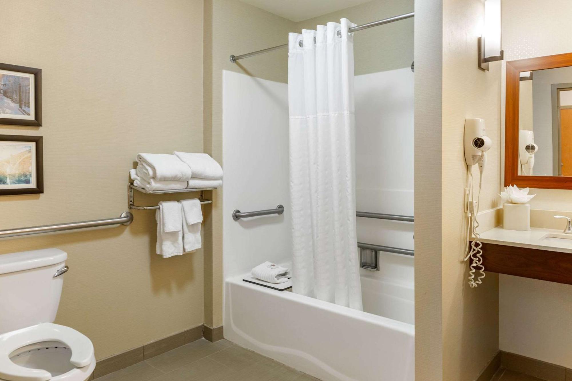 Comfort Suites Lancaster Amish Country Smoketown  Dış mekan fotoğraf